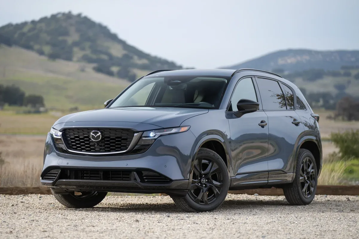 Mazda CX-5 2.0 Premium C-SUV ICE side profile