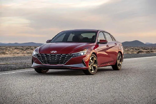 Hyundai Elantra 1.6 AT C-Sedan ICE side profile