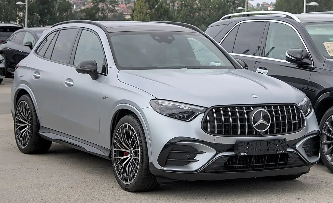 Mercedes-Benz GLC 200 4MATIC C-SUV ICE side profile