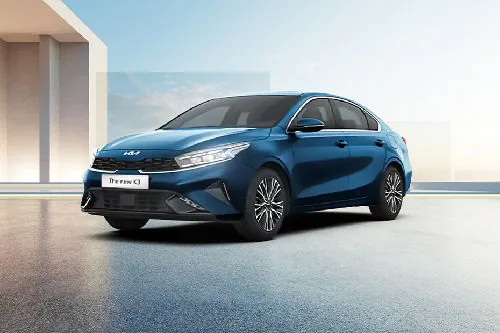 Kia K3 1.6 Premium C-Sedan ICE side profile