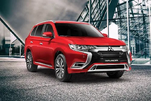 Mitsubishi Outlander 2.5 CVT C-SUV ICE side profile