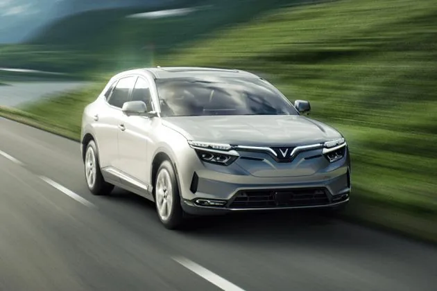 VinFast VF 8 Eco D-SUV EV side profile